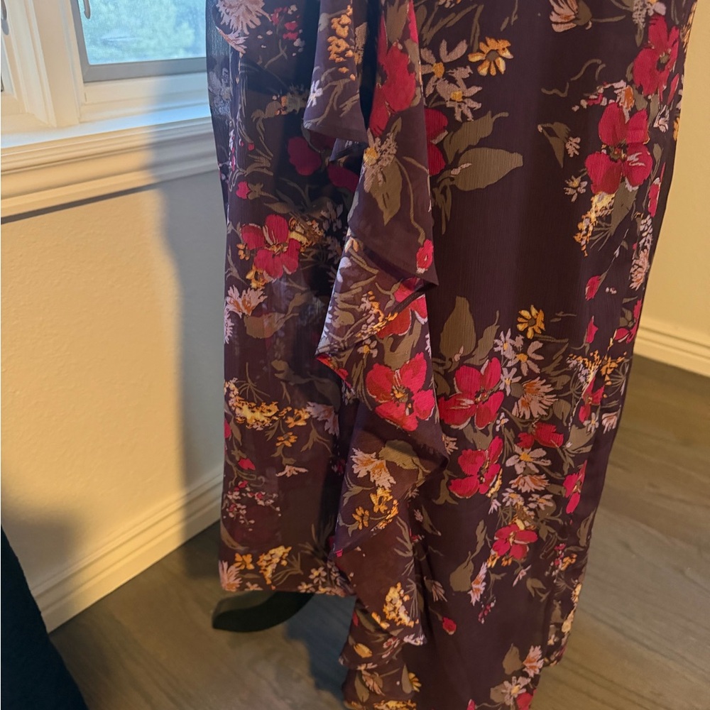 Floral V-Neck Ruffle Dress (NWT) - Picture 4 of 5